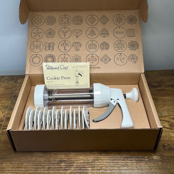 Pampered Chef Cookie Press 1525 Retired 16 Disks Designs - Picture 1 of 9